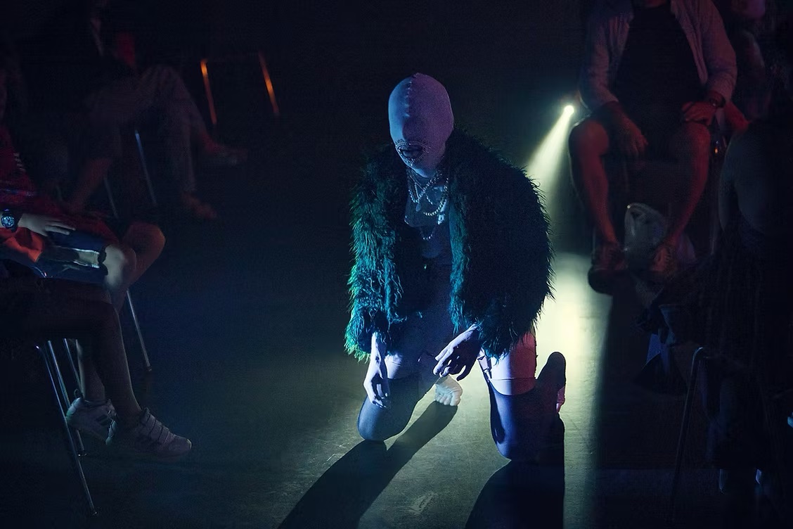 Elenita Queiróz - The Beast